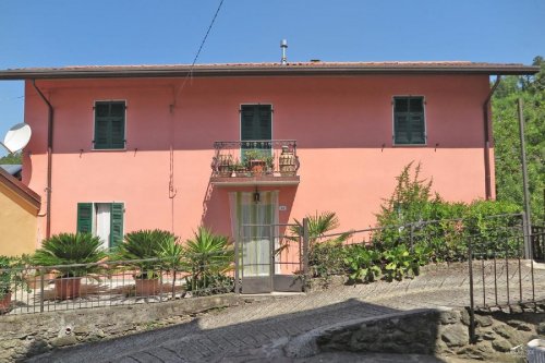 Half-vrijstaande woning in Fivizzano