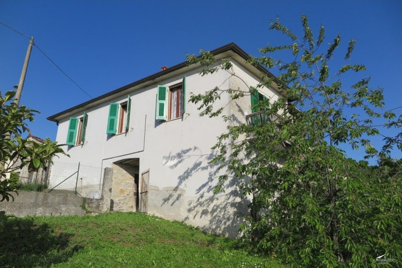 Casa semi indipendente a Bagnone