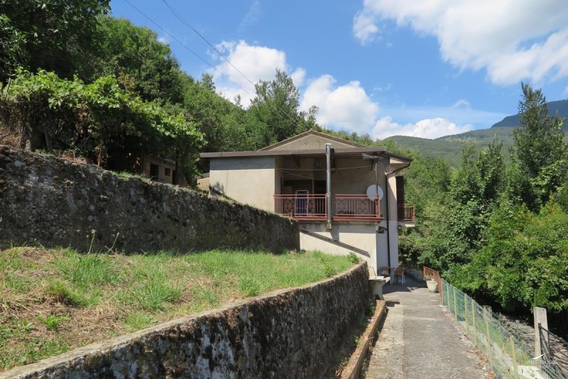 Villa i Comano