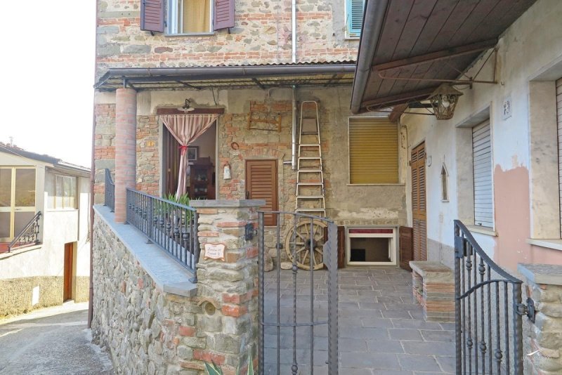 Особняк из двух квартир в Фивиццано