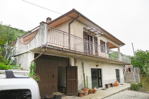 Casa independiente en Podenzana