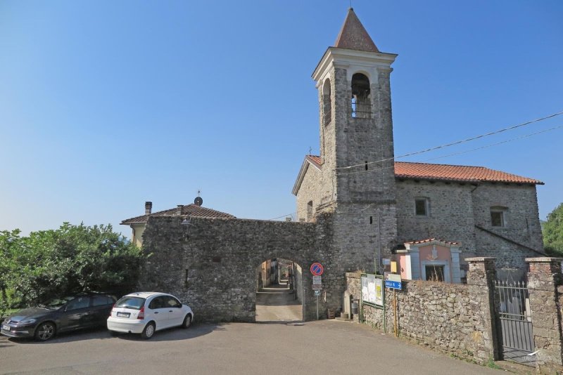 Semi-detached house in Mulazzo