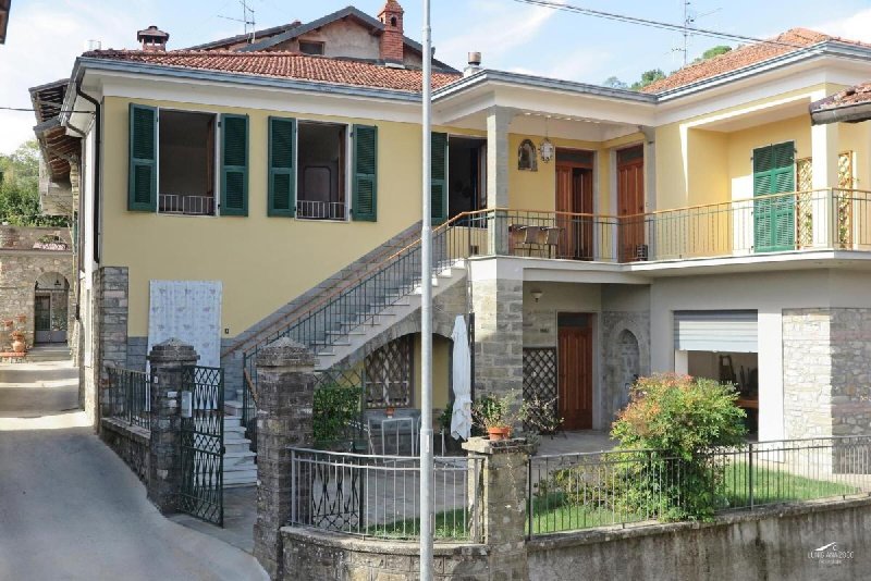 Semi-detached house in Bagnone