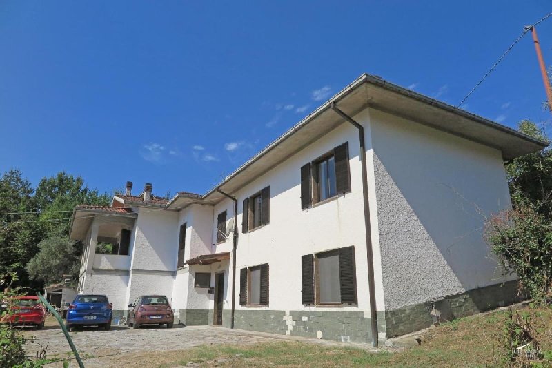 Detached house in Bagnone