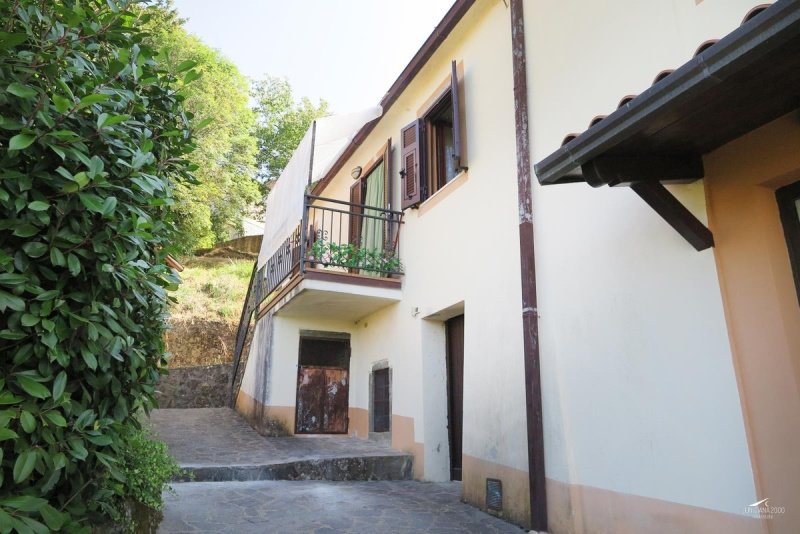 Semi-detached house in Bagnone