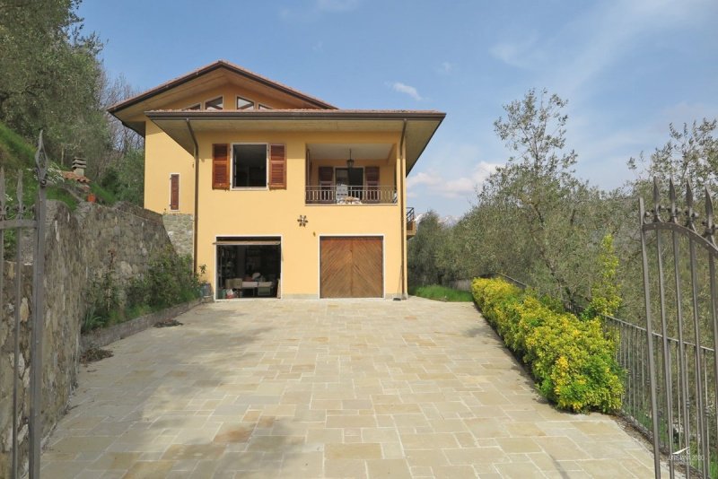 Особняк в Фивиццано