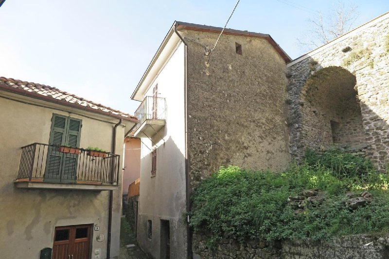 Detached house in Bagnone