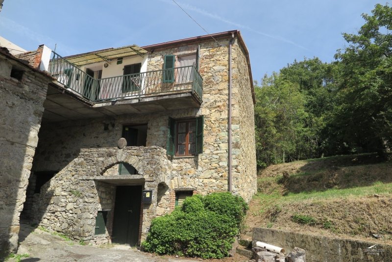 Casa geminada em Bagnone