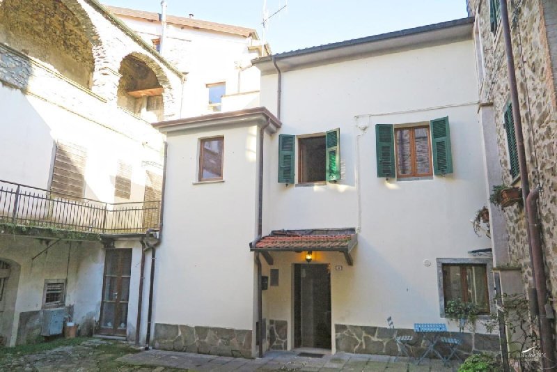 Semi-detached house in Bagnone