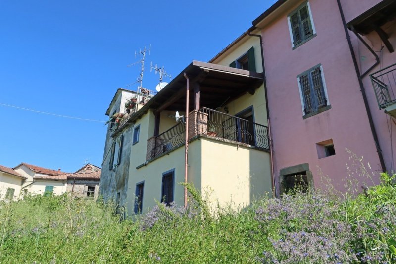 Casa semi indipendente a Bagnone