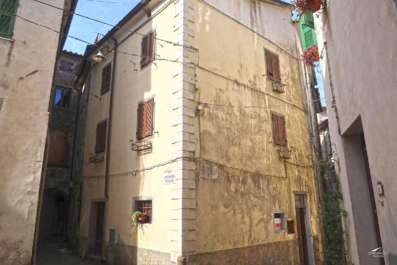 Casa geminada em Bagnone