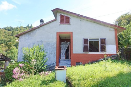 Half-vrijstaande woning in Casola in Lunigiana