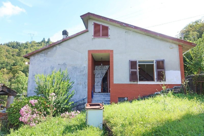 Half-vrijstaande woning in Casola in Lunigiana