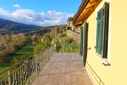 Vrijstaande woning in Pontremoli