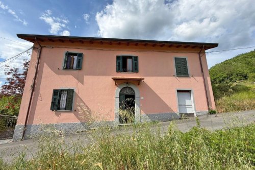 Detached house in Fivizzano