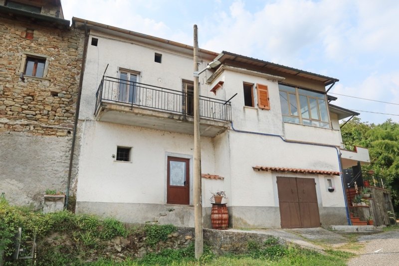 Casa geminada em Mulazzo