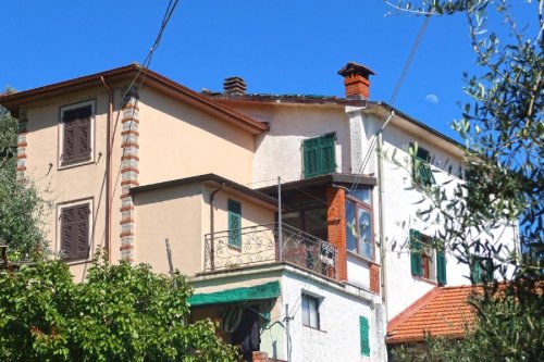 Doppelhaushälfte in Tresana