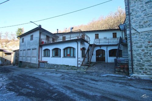Commercial property in Fivizzano