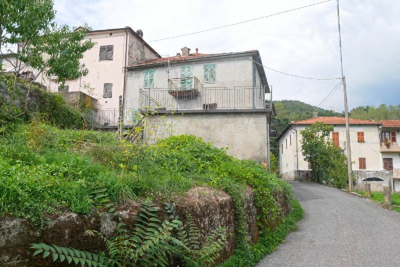 Casa geminada em Bagnone