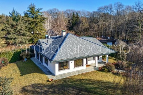 Villa i Capiago Intimiano