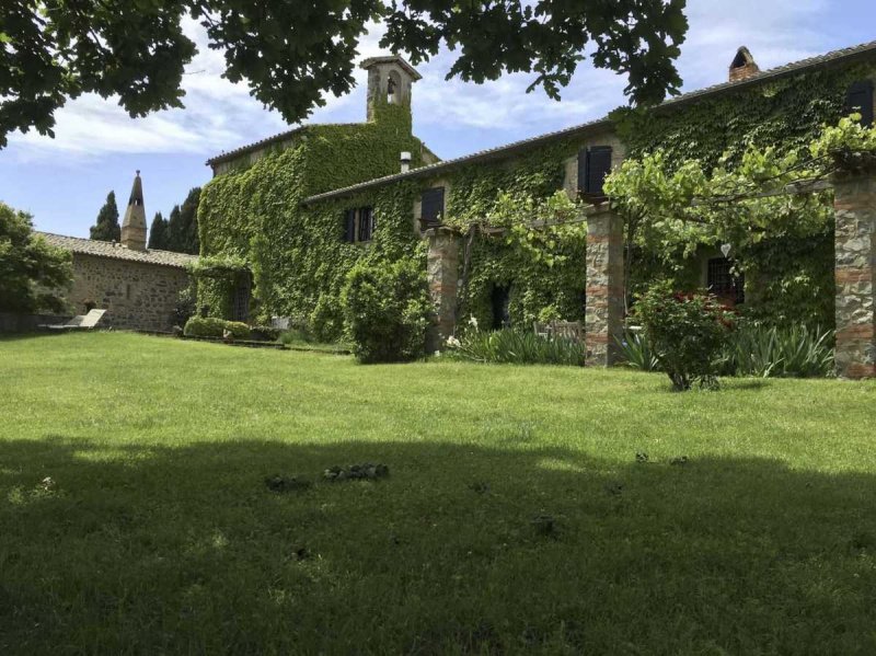Klein huisje op het platteland in Castel Giorgio