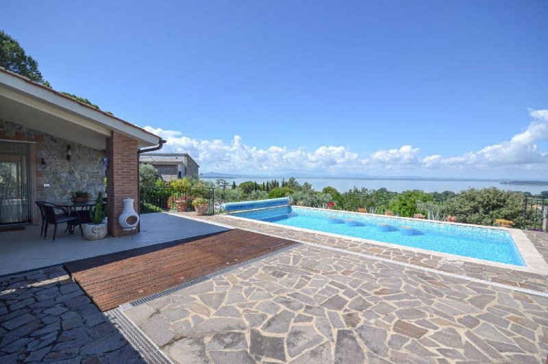 Detached house in Passignano sul Trasimeno