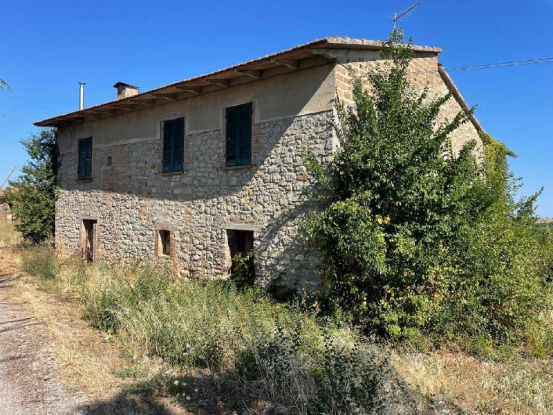 Farmhouse in Montegabbione