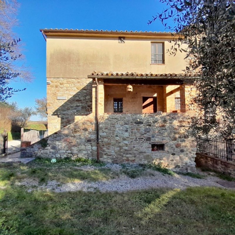 Farmhouse in San Casciano dei Bagni