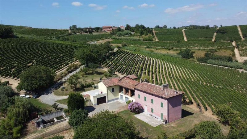 Klein huisje op het platteland in Castelletto Molina