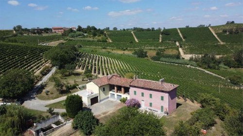 Klein huisje op het platteland in Castelletto Molina