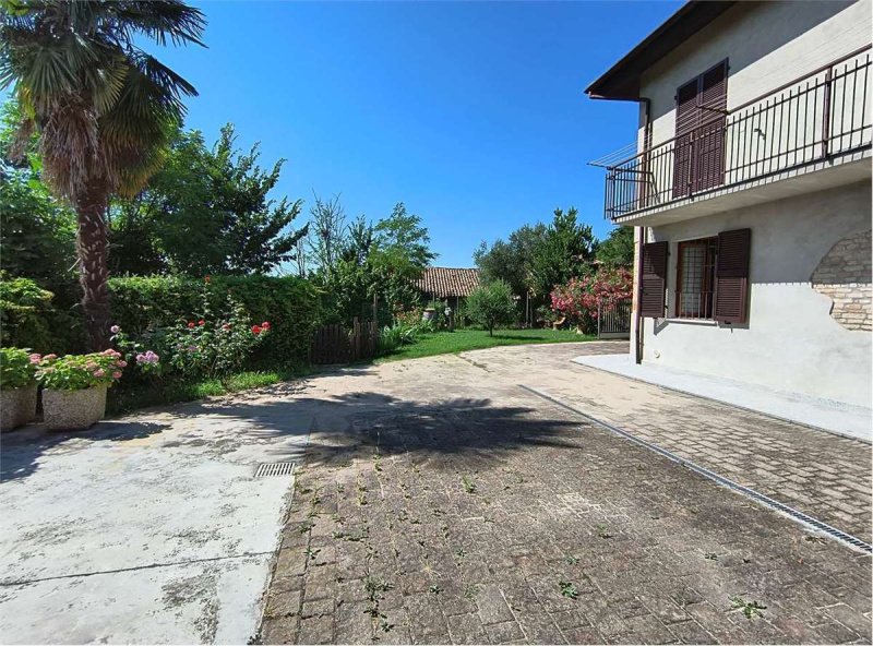 Casa geminada em Calosso