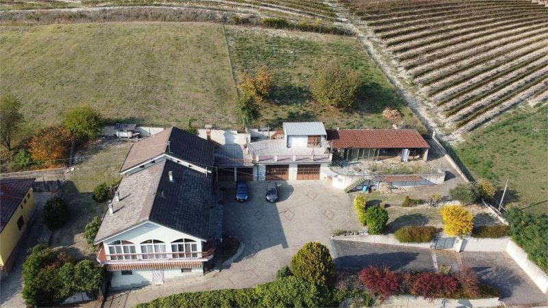 Farmhouse in Agliano Terme