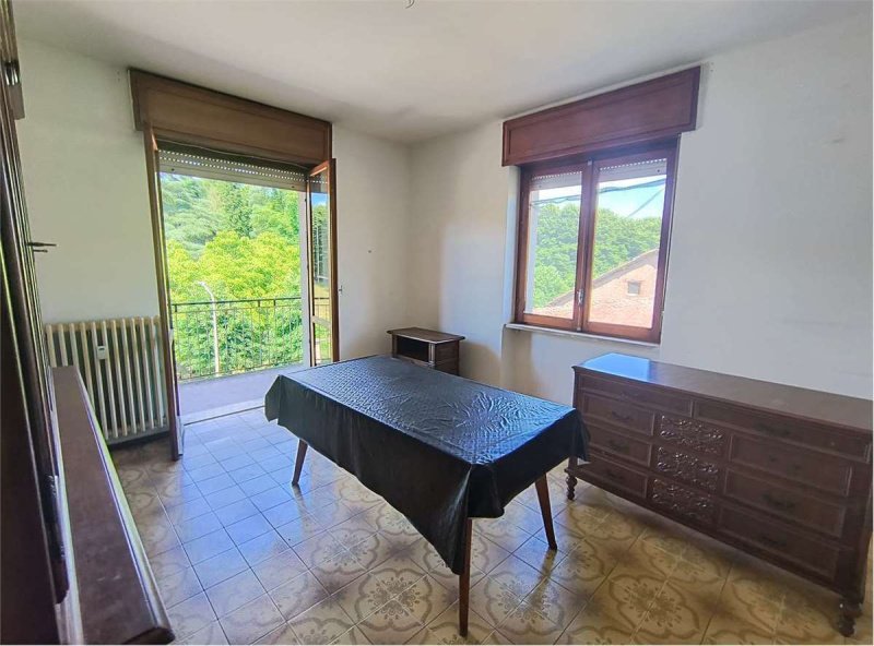 Wohnung in Castelnuovo Belbo