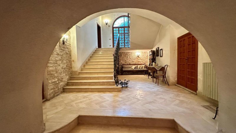 Особняк в Мезанье