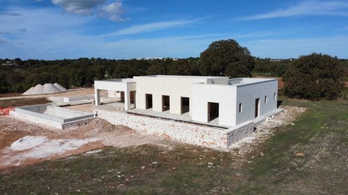 Вилла в Остуни