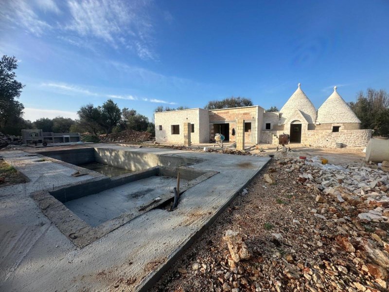 Трулло в Сан-Микеле-Салентино