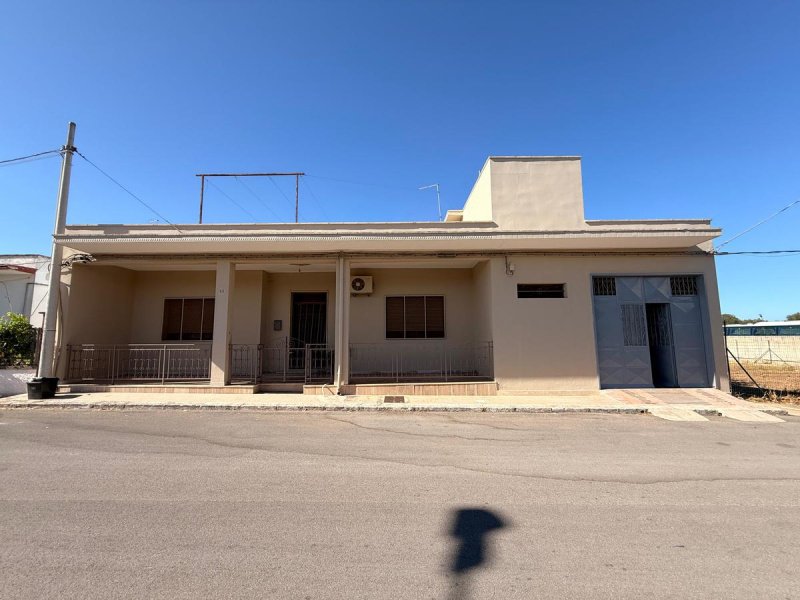 Hus i San Michele Salentino