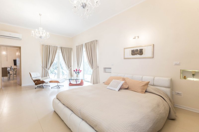 Отдельно стоящий дом в Челье-Мессапика