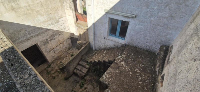 Klein huisje op het platteland in Cisternino