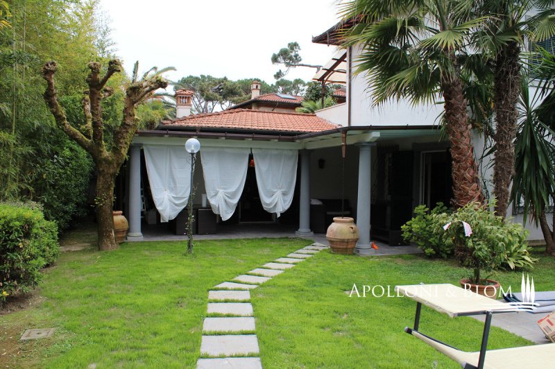 Вилла в Форте-дей-Марми