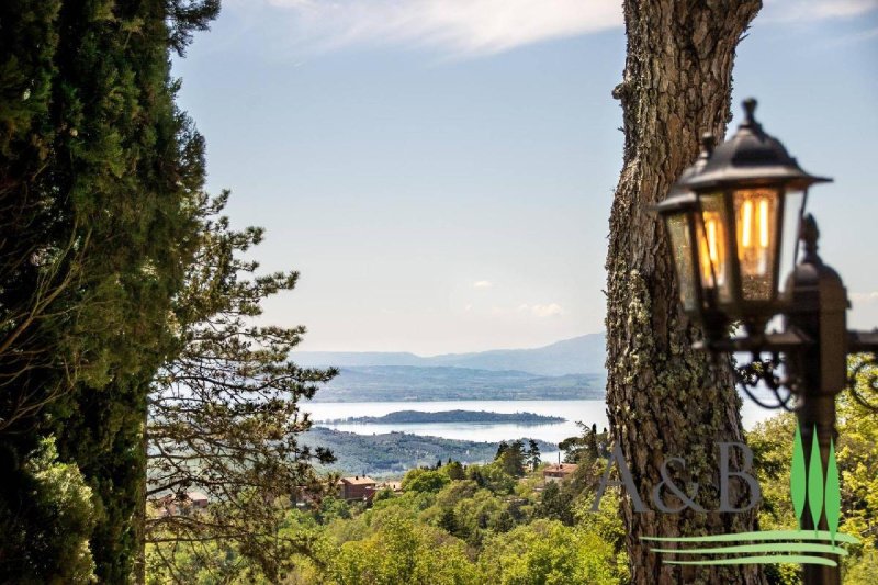 Maison à Passignano sul Trasimeno