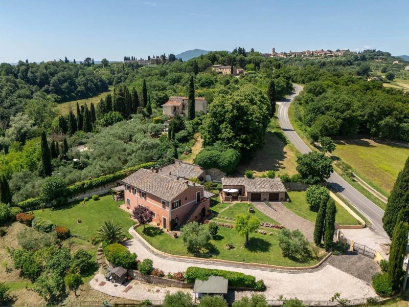 Klein huisje op het platteland in Chiusi