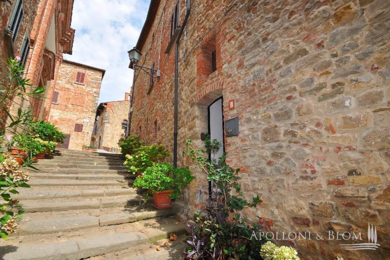 Apartment in Lucignano