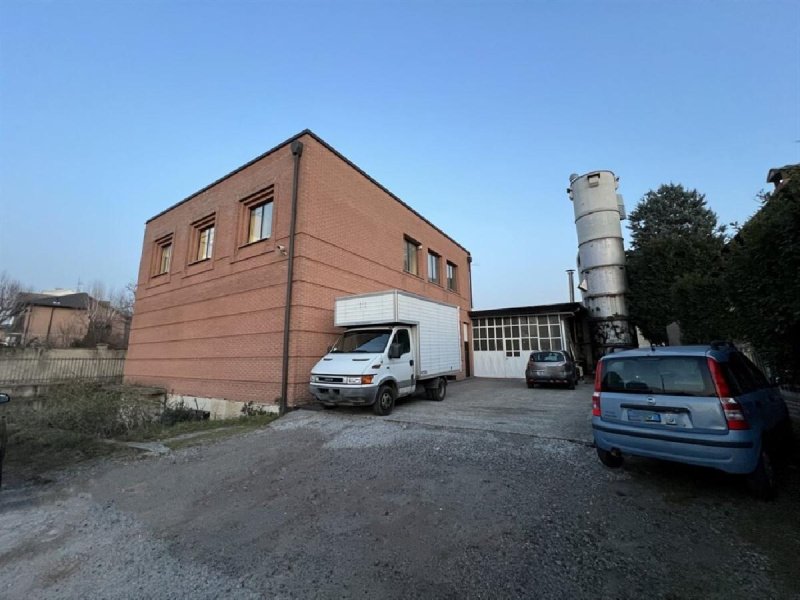 Palast in Carugo