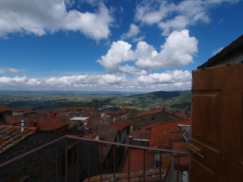 Top-to-bottom house in Cortona