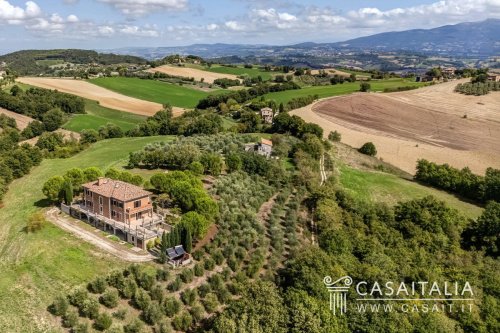 阿维利亚诺-翁布罗别墅