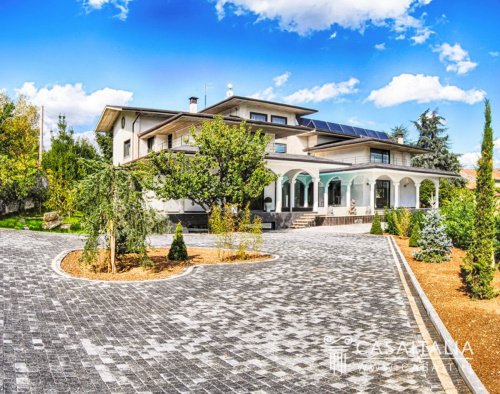 Villa i Tornimparte