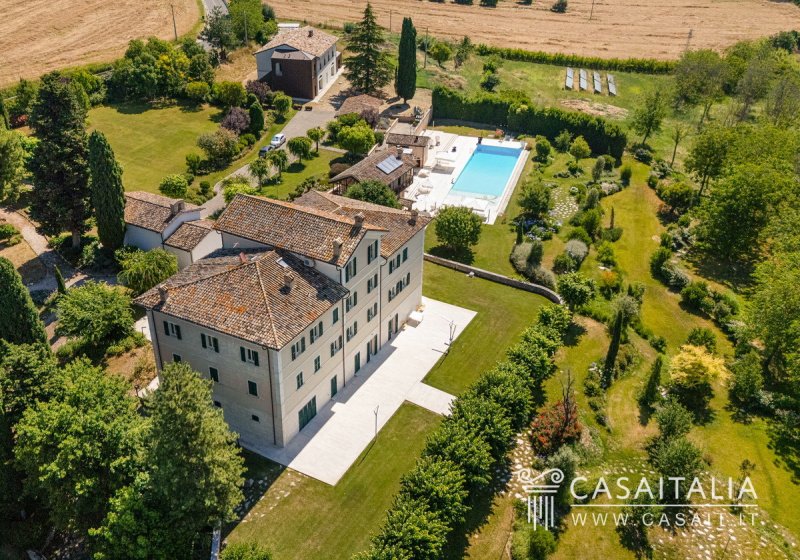 Villa i Folignano