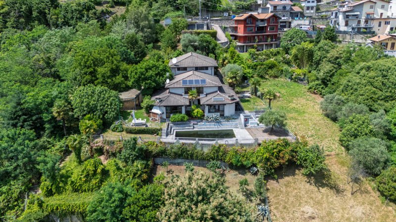 格拉韦多纳联合镇旅馆