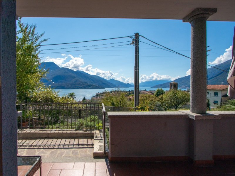 格拉韦多纳联合镇公寓